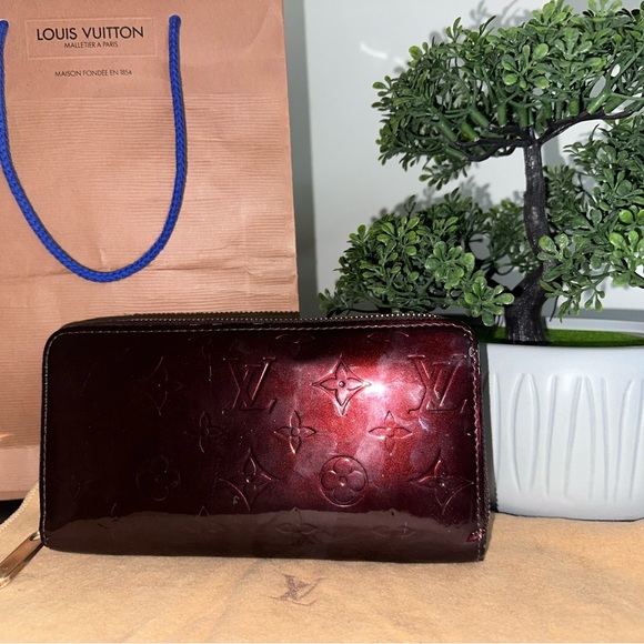 GUC Louis Vuitton monogram Vernis zip around wallet - Picture 14 of 14